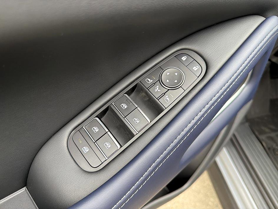 New 2026 INFINITI QX60 Sport image 10