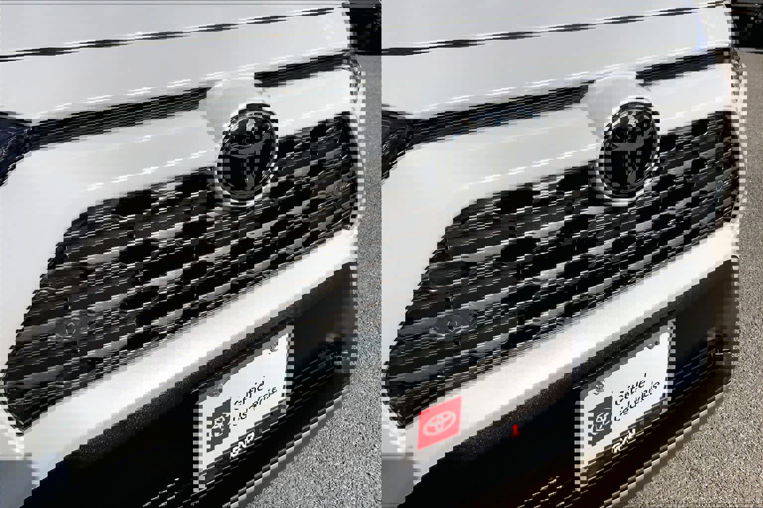 Certified 2025 Toyota RAV4 Limited image 28