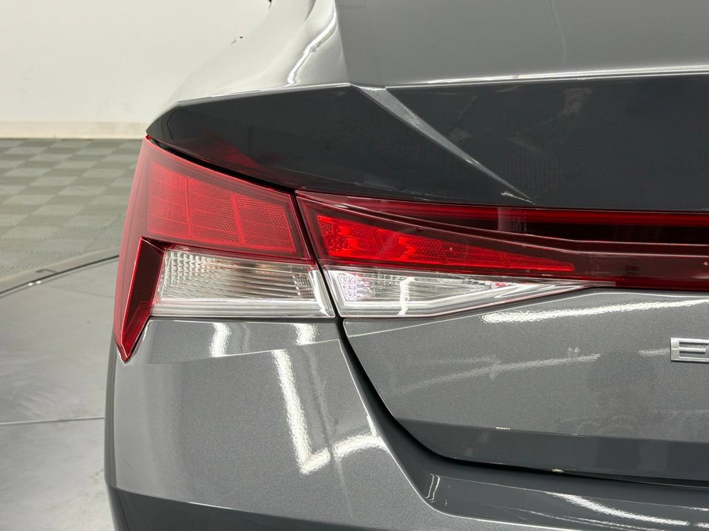 Used 2023 Hyundai Elantra SEL w/ Convenience Package FWD image 13