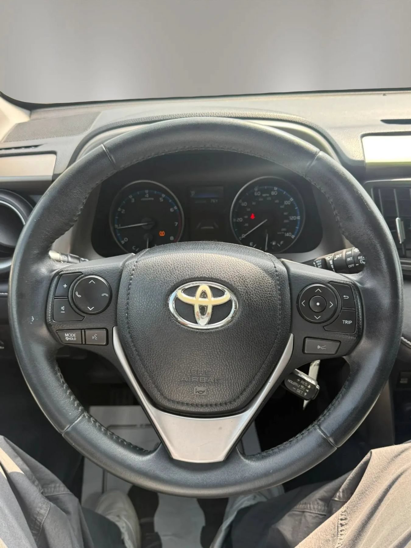 Used 2017 Toyota RAV4 XLE FWD image 18