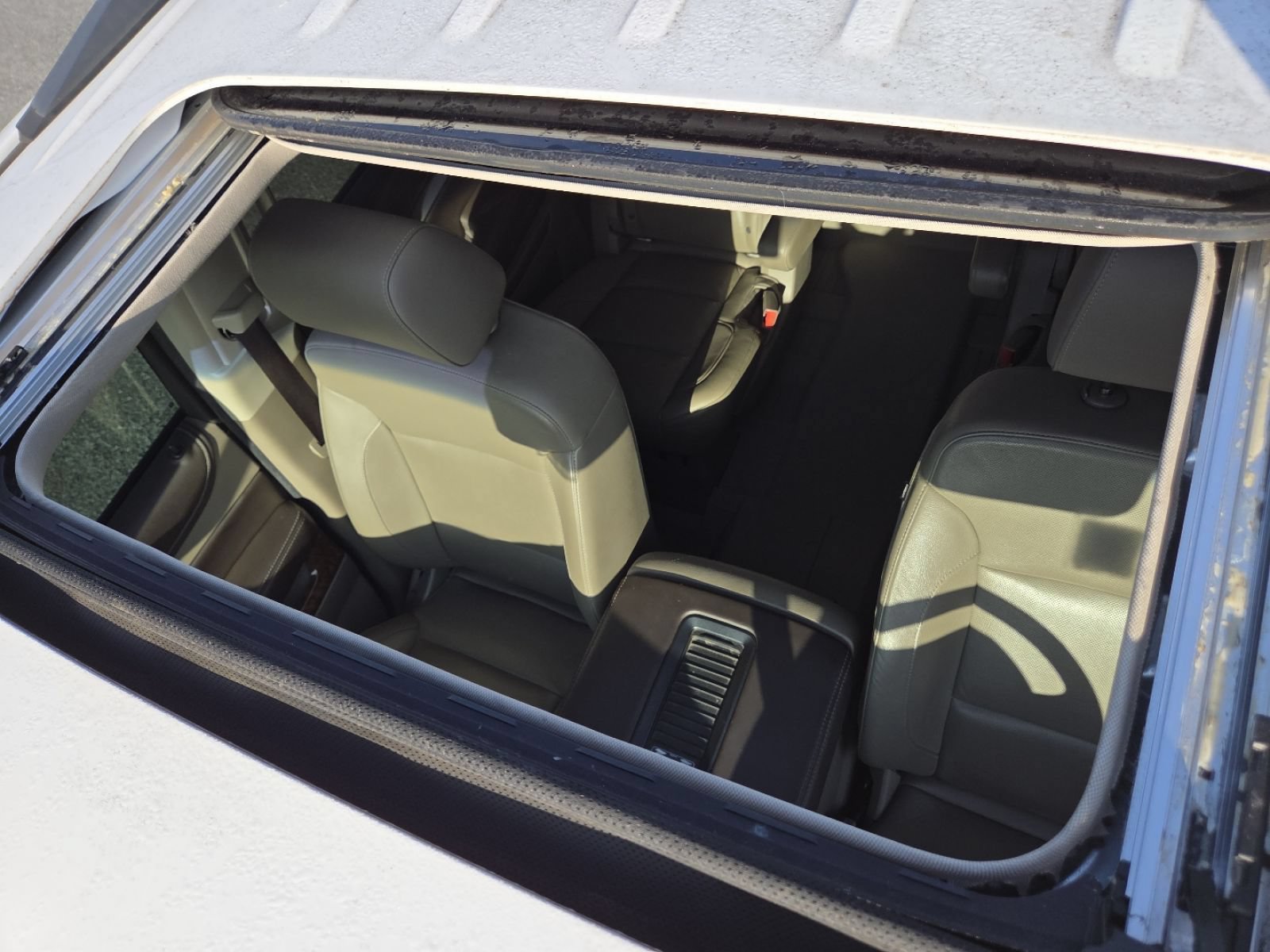 Used 2018 Chevrolet Suburban Premier AWD/4WD image 4