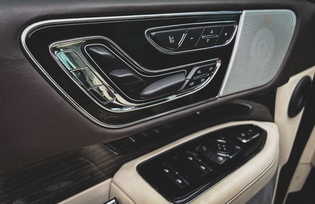 Used 2018 Lincoln Navigator L Black Label AWD/4WD image 9