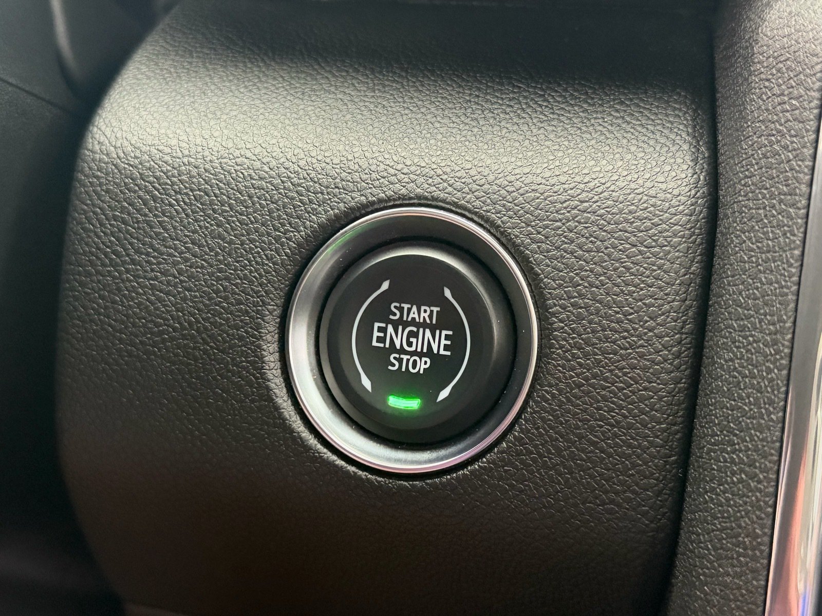 Used 2024 GMC Acadia Denali FWD image 32
