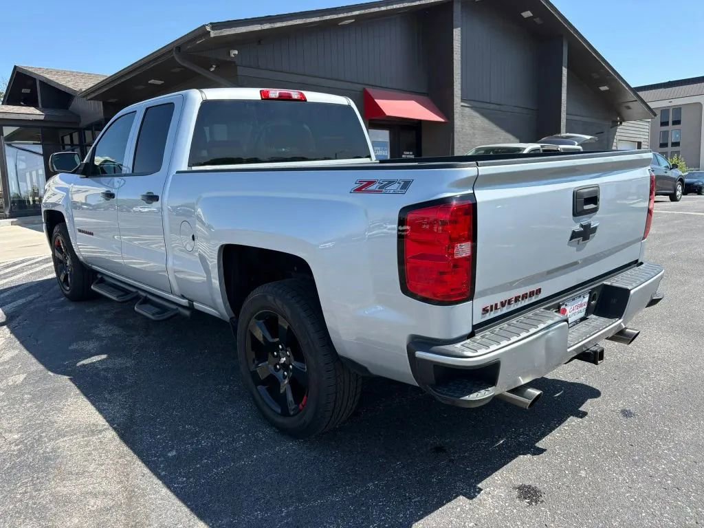 Used 2017 Chevrolet Silverado 1500 LT w/ Redline Edition AWD/4WD image 3