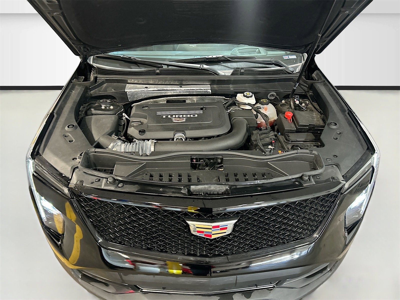 Used 2024 Cadillac XT4 Premium Luxury w/ Technology Package image 32