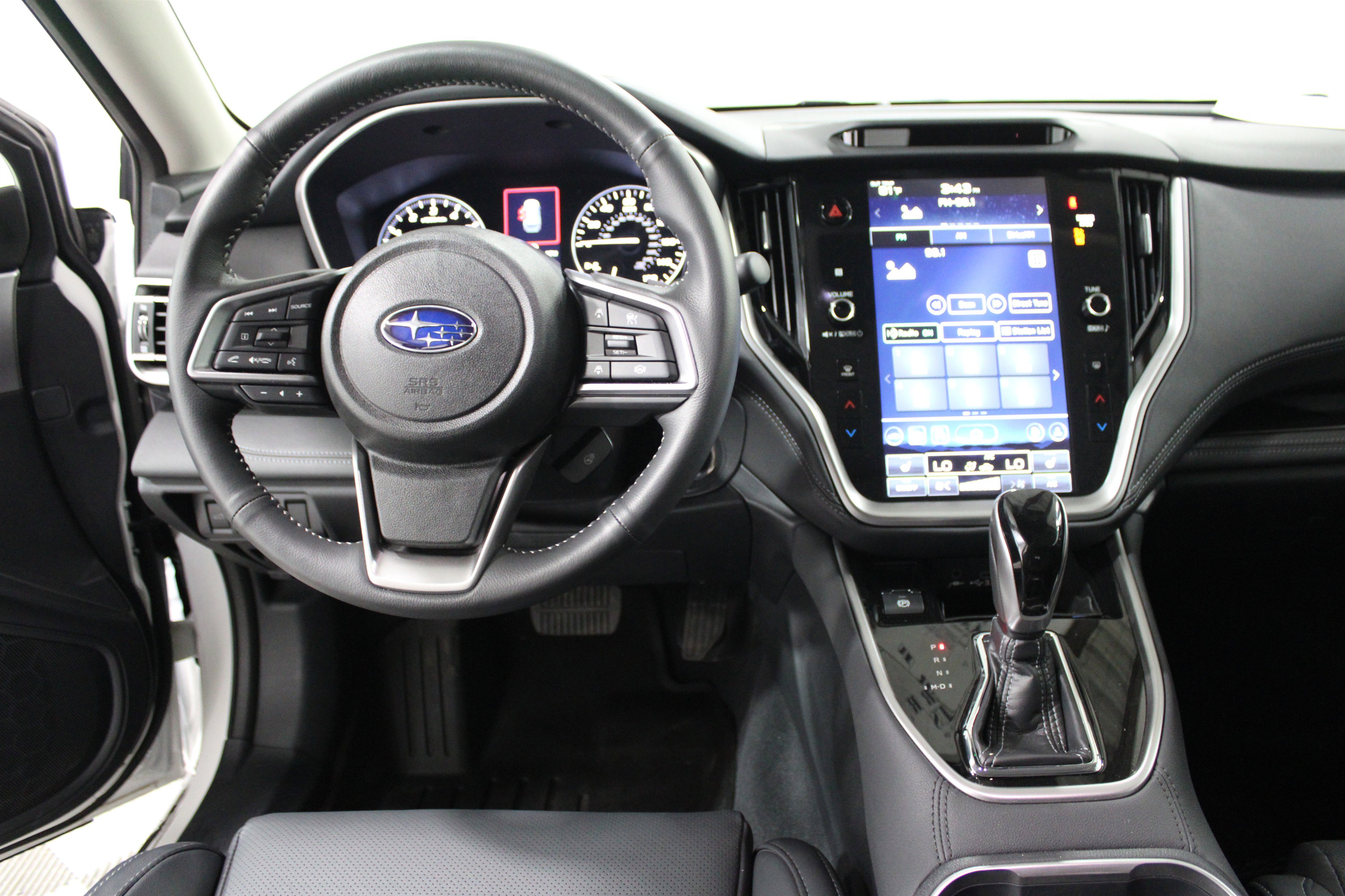 Certified 2025 Subaru Outback Limited AWD/4WD image 2