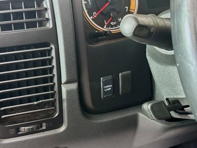 Used 2010 Nissan Titan SE w/ SE Value Truck Pkg image 11