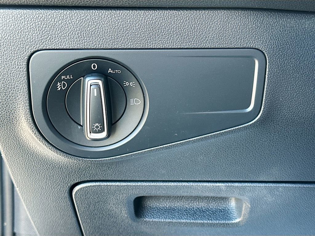 Used 2019 Volkswagen Tiguan SEL image 10