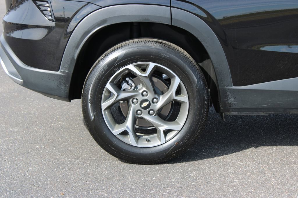 Used 2025 Chevrolet Trax LT image 13