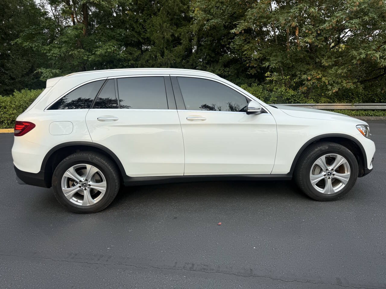 Used 2017 Mercedes-Benz GLC 300 4MATIC w/ Premium 1 Package image 28
