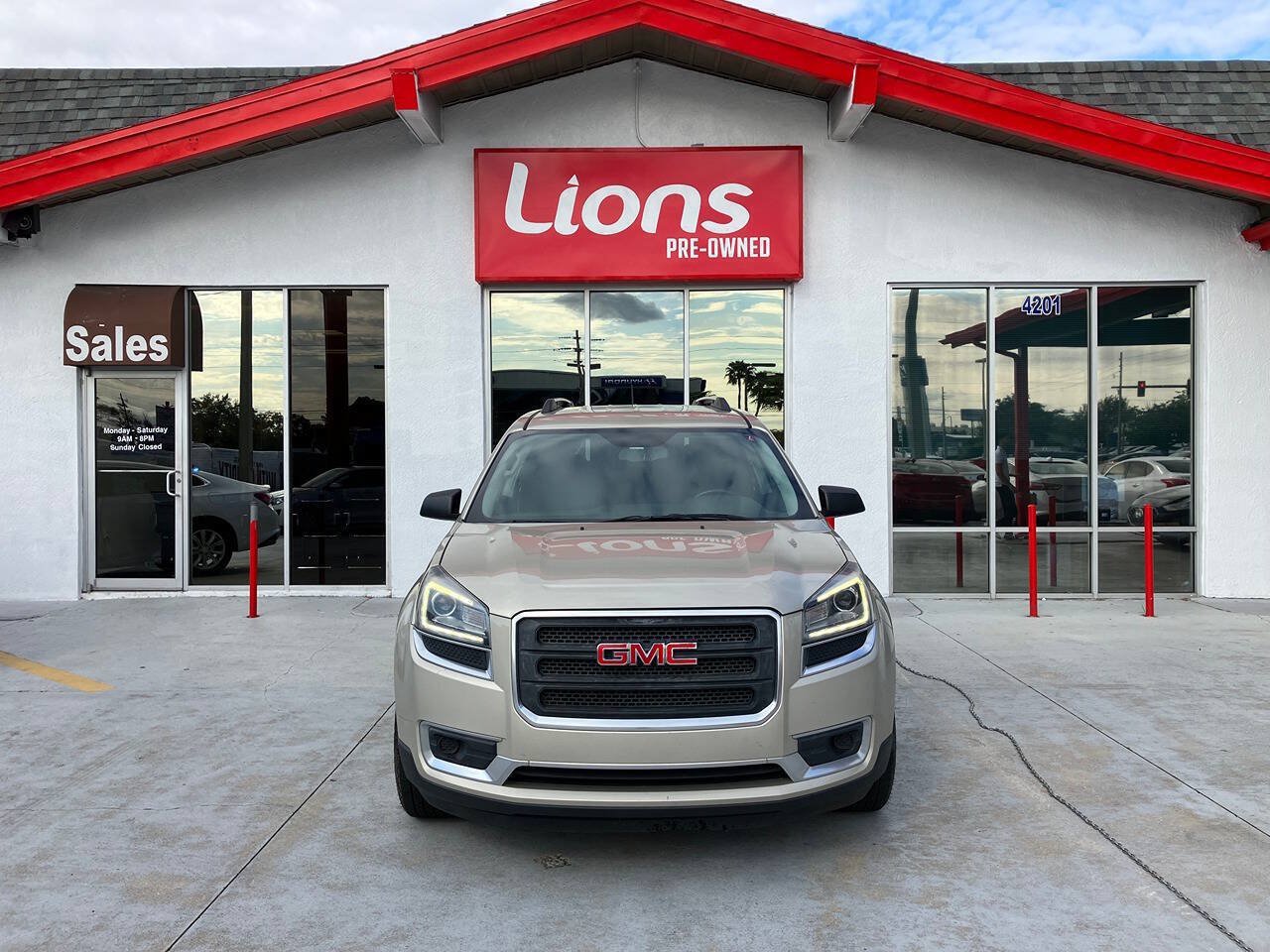 Used 2014 GMC Acadia SLE FWD image 2