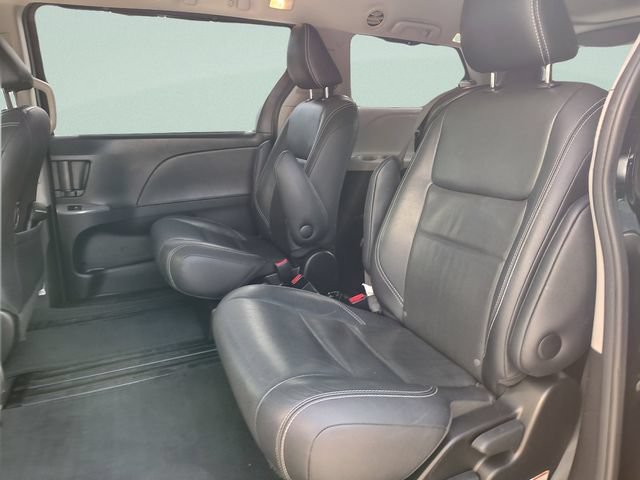 Used 2017 Toyota Sienna SE FWD image 27