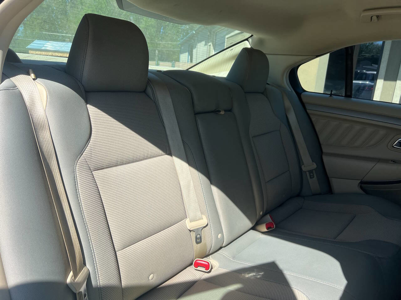 Used 2017 Ford Taurus SEL image 17