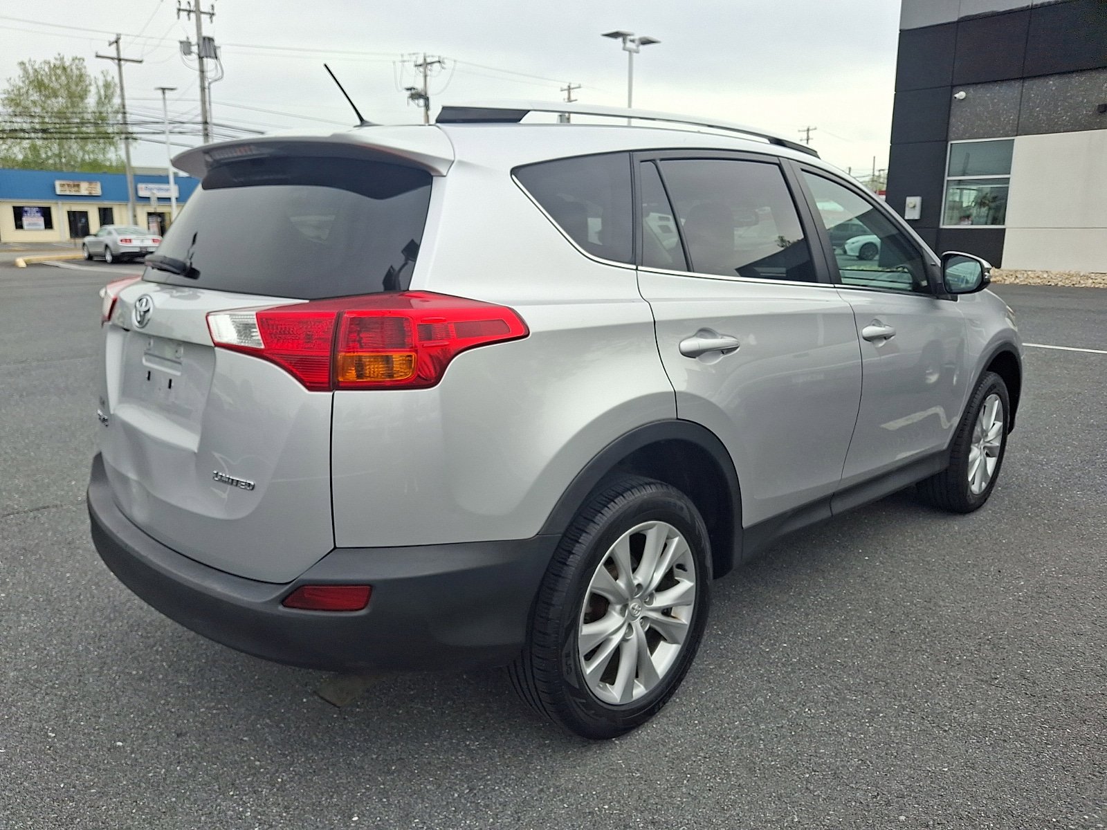 Used 2014 Toyota RAV4 Limited FWD image 4