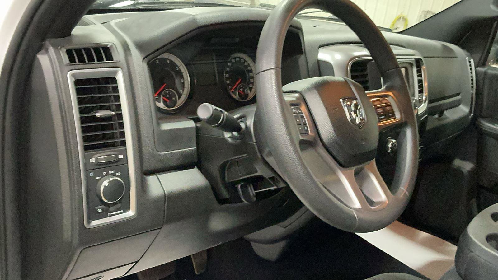 Used 2022 RAM 1500 Classic Warlock w/ Technology Package I image 16