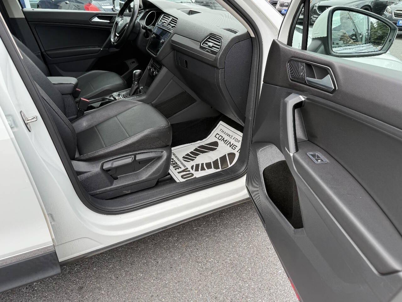 Used 2018 Volkswagen Tiguan SE w/ Panoramic Sunroof Package AWD/4WD image 8