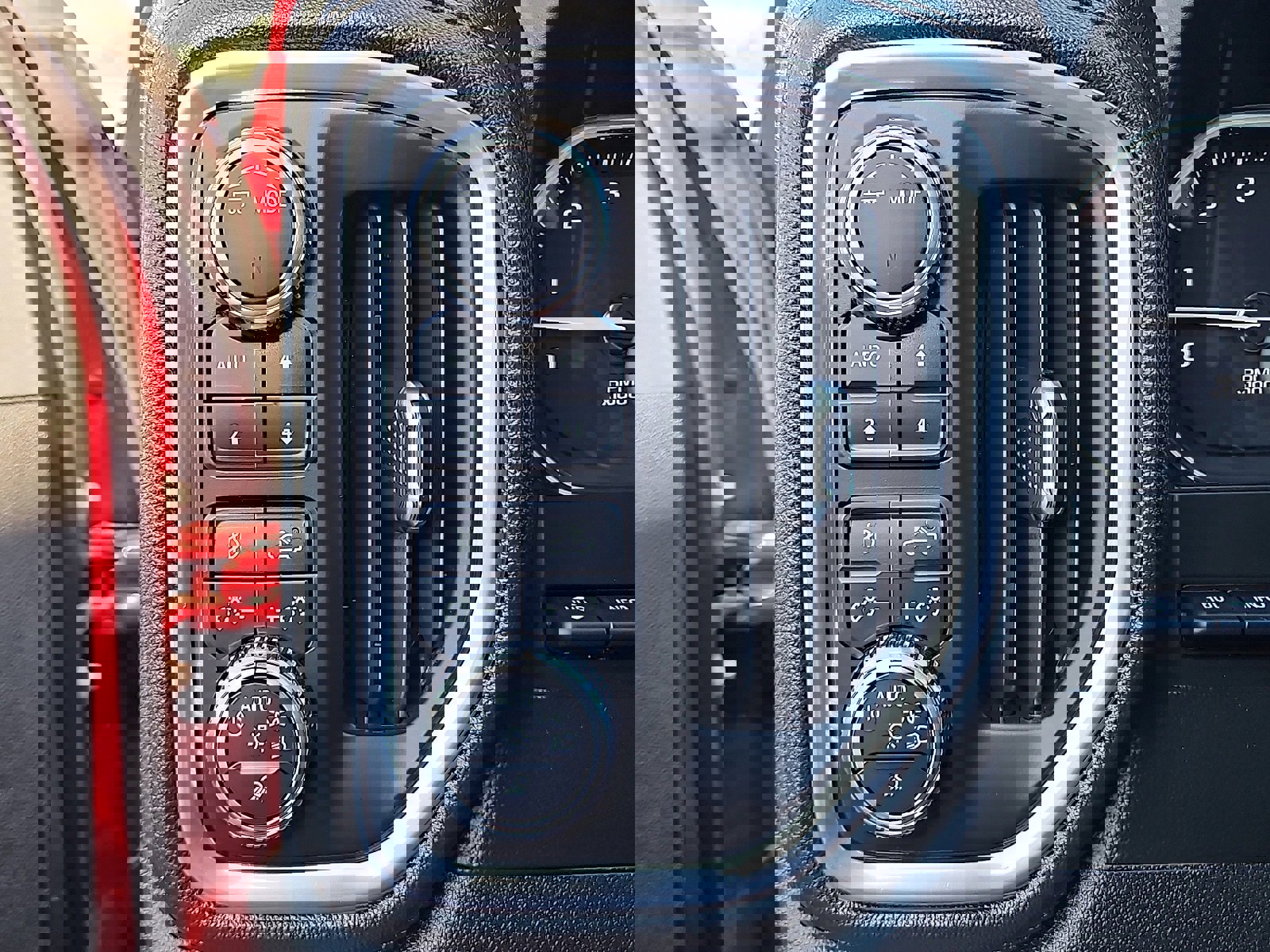 Used 2021 GMC Sierra 2500 AT4 w/ AT4 Premium Plus Package image 18