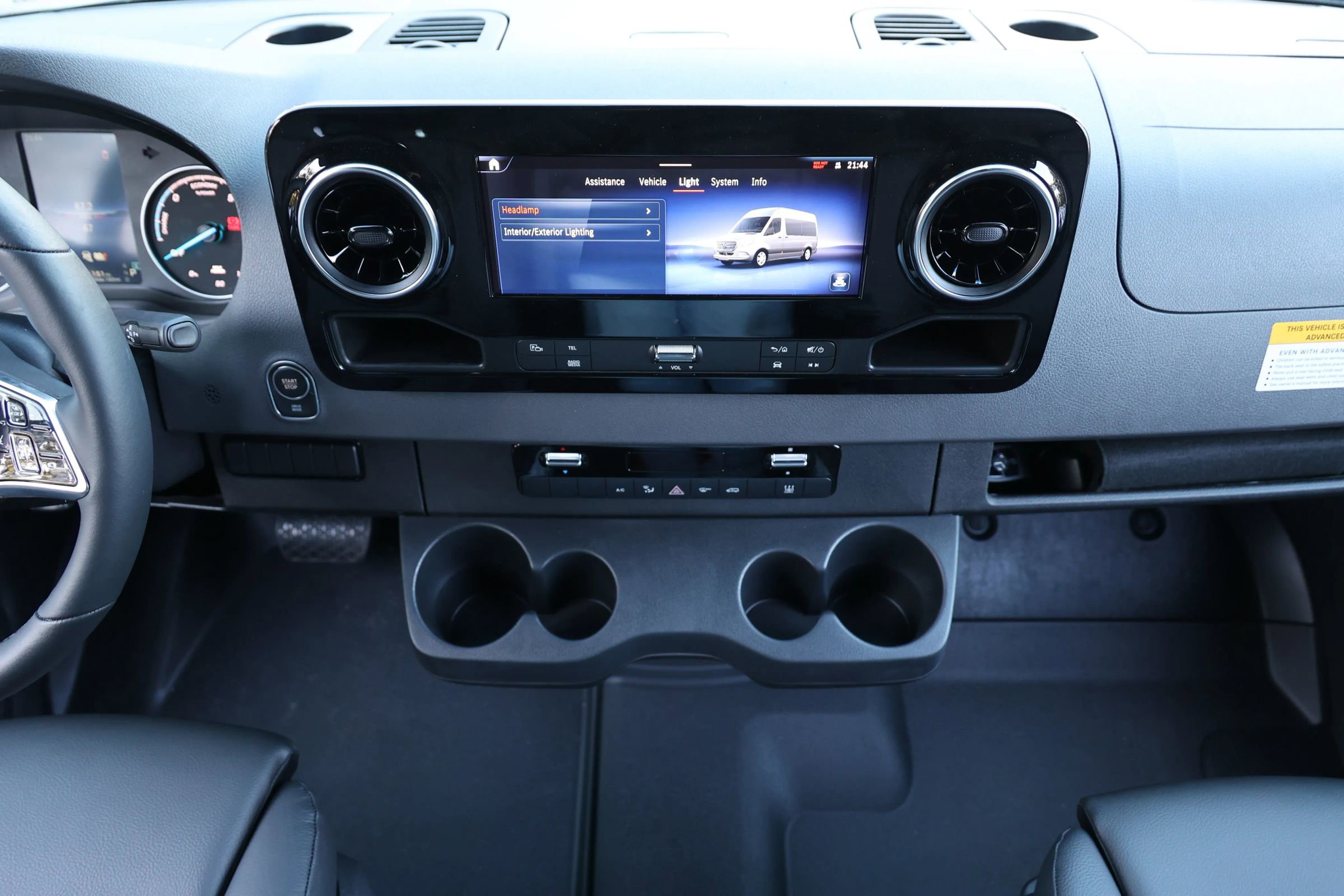 Used 2024 Mercedes-Benz eSprinter 170 Cargo image 18