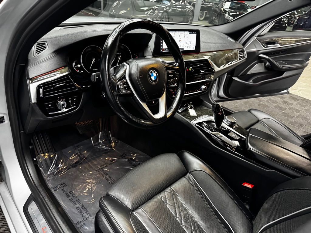 Used 2018 BMW 540i xDrive image 37