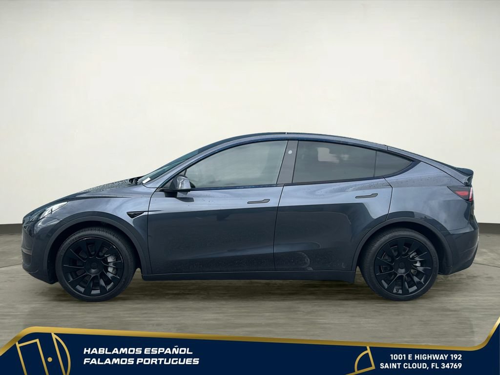 Used 2024 Tesla Model Y Long Range AWD/4WD image 3