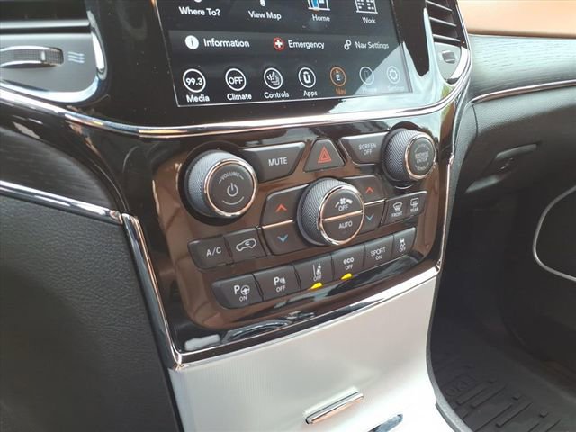 Used 2021 Jeep Grand Cherokee Summit AWD/4WD image 25