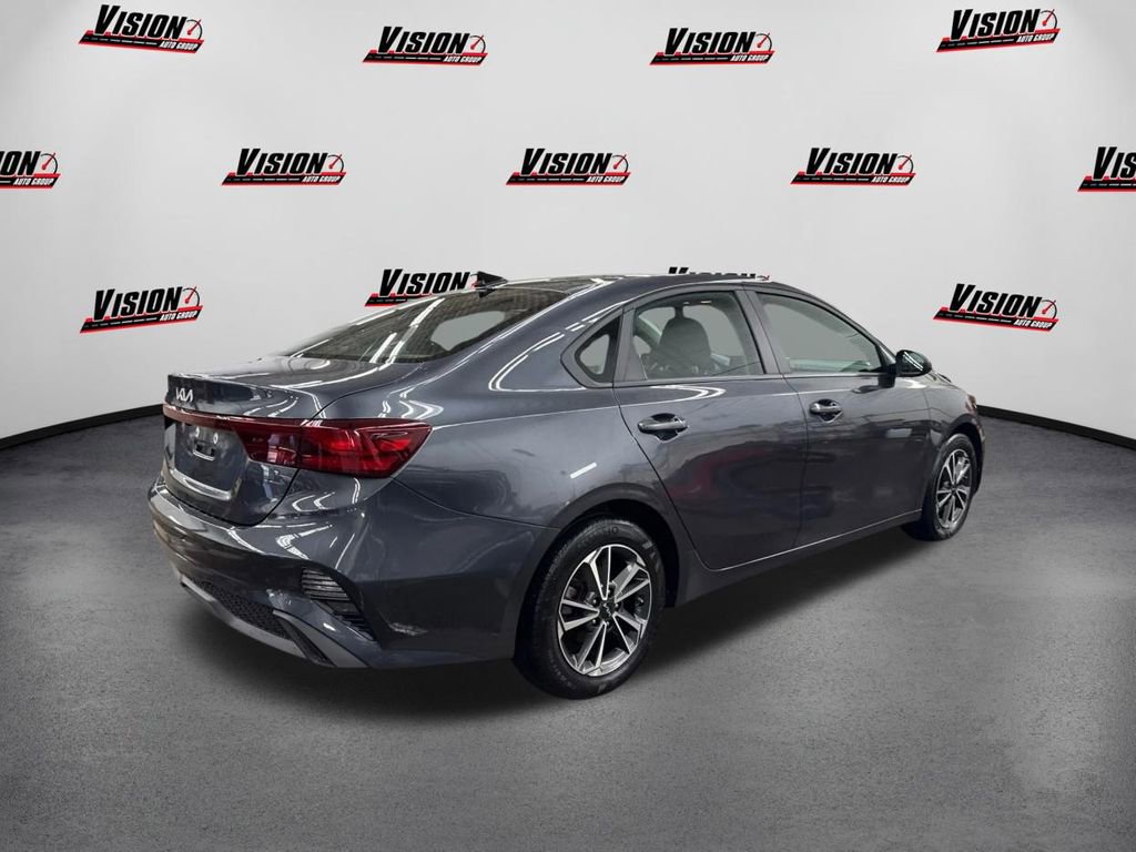Used 2022 Kia Forte LXS image 5