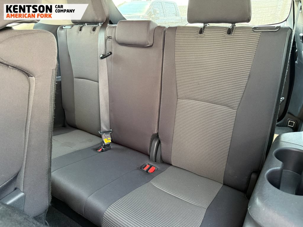 Used 2025 Toyota Highlander LE AWD/4WD image 31
