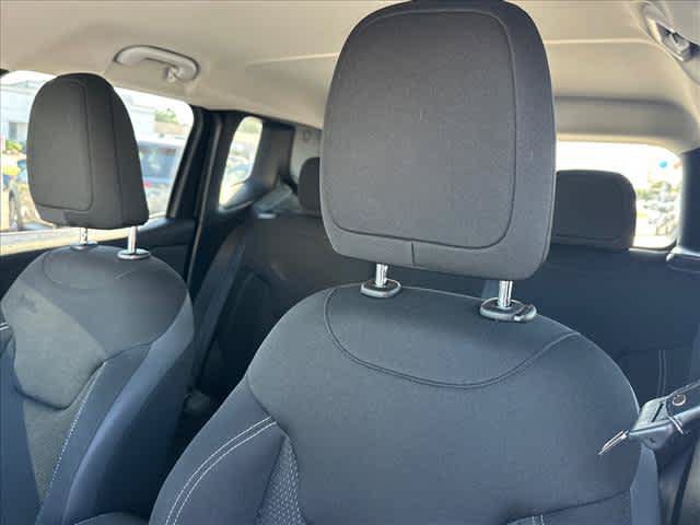 Used 2023 Jeep Renegade Altitude AWD/4WD image 15