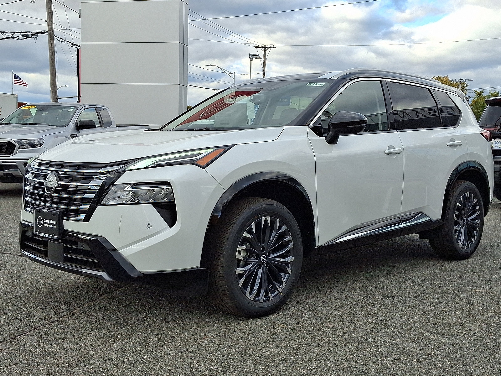 New 2026 Nissan Rogue Platinum image 2