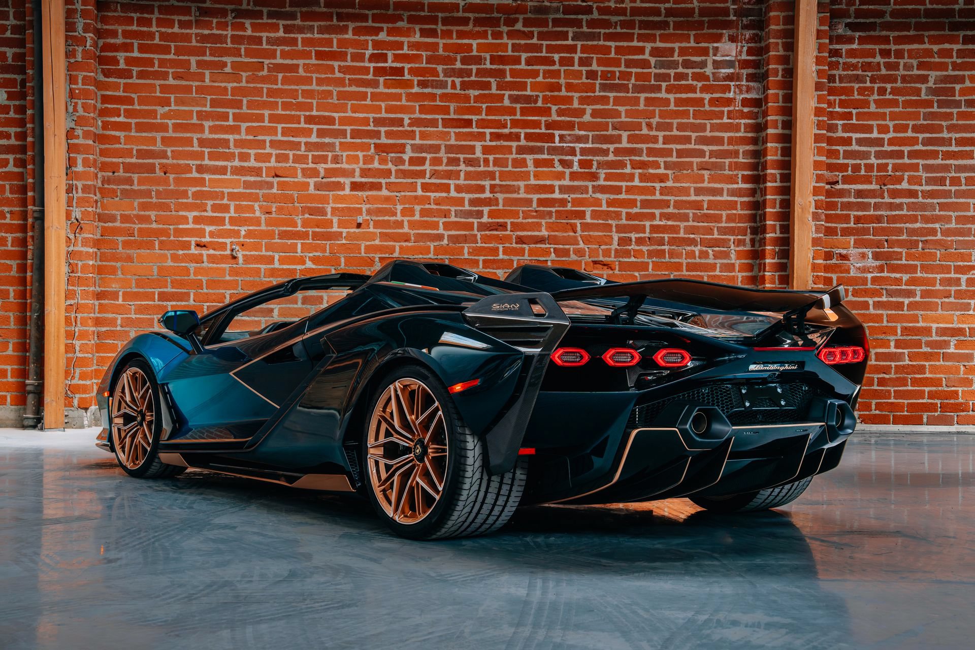 Used 2021 Lamborghini Sian Roadster AWD/4WD image 21