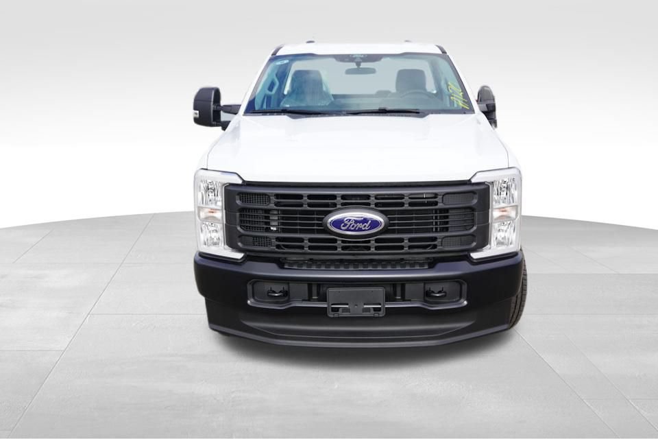 New 2026 Ford F250 XL w/ F-250 >10K GVWR Package AWD/4WD image 8