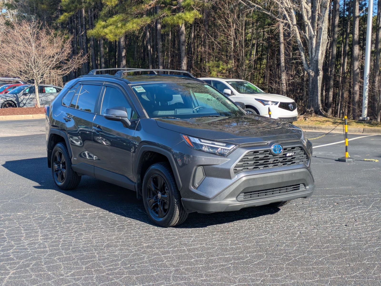 Used 2022 Toyota RAV4 XLE image 3