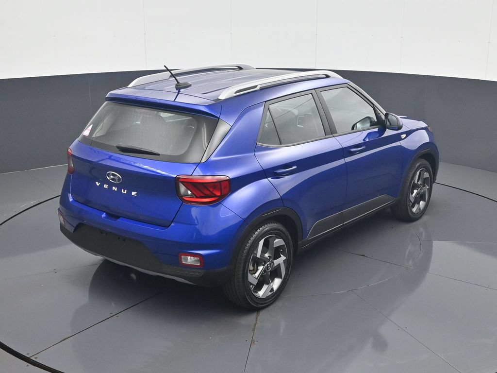 Certified 2024 Hyundai Venue SEL FWD image 18