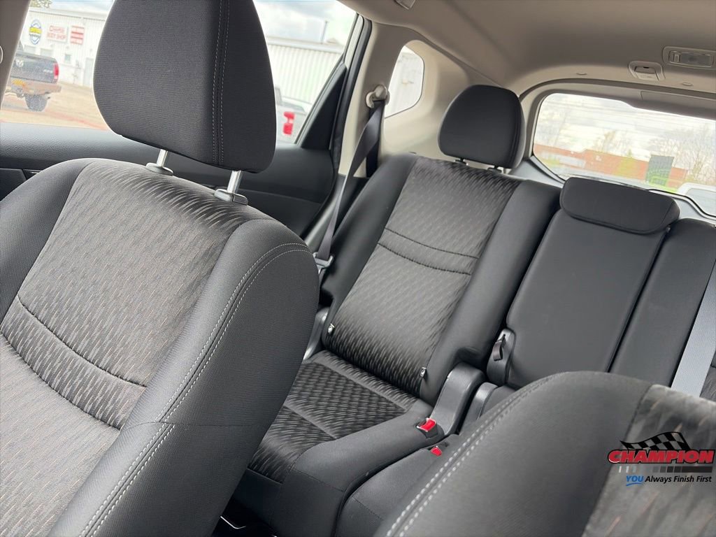 Used 2018 Nissan Rogue S AWD/4WD image 22