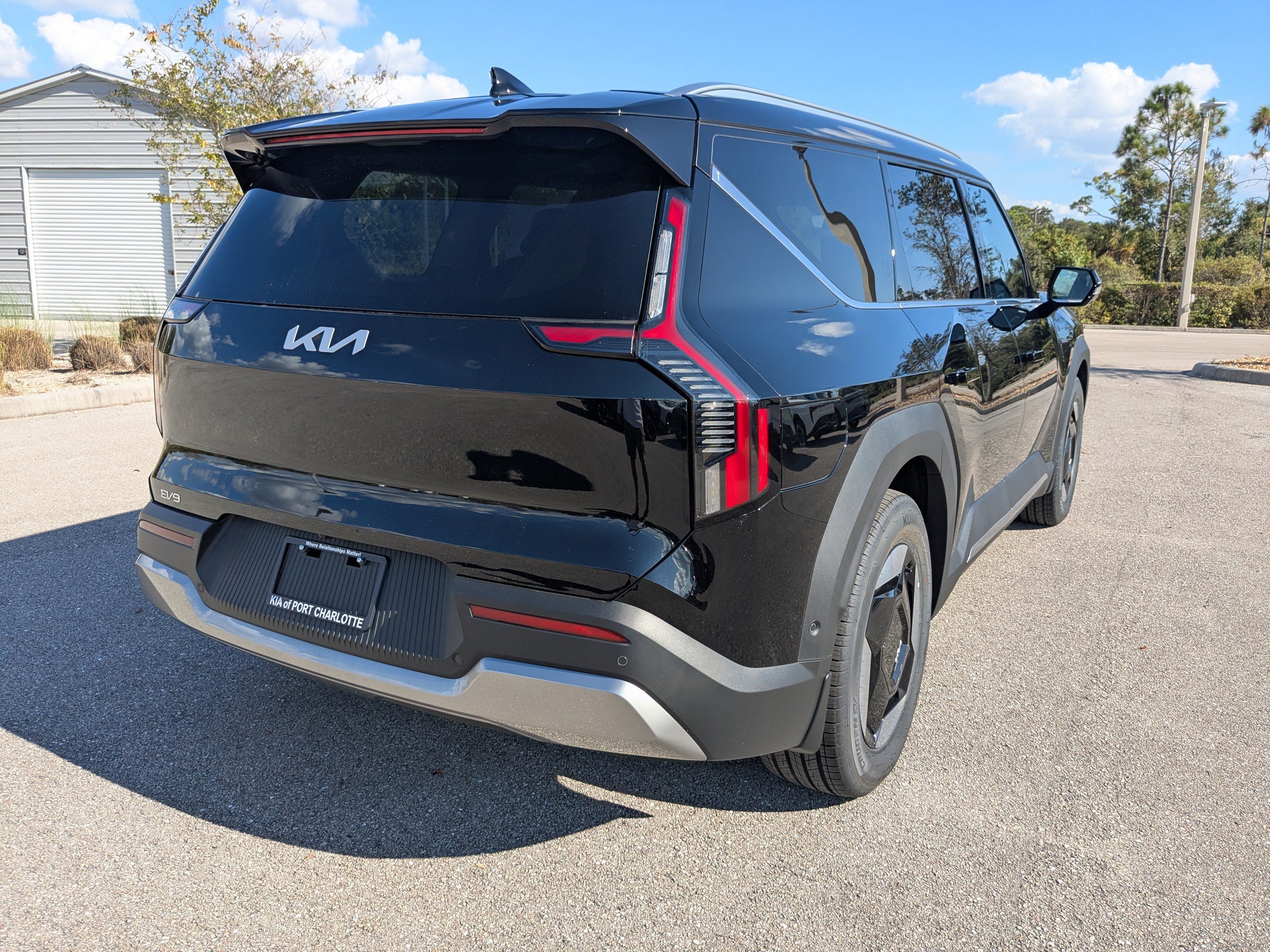 New 2026 Kia EV9 Wind image 5