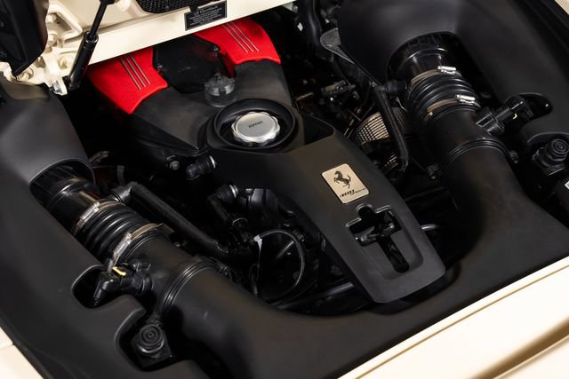 Used 2018 Ferrari 488 Spider RWD image 11
