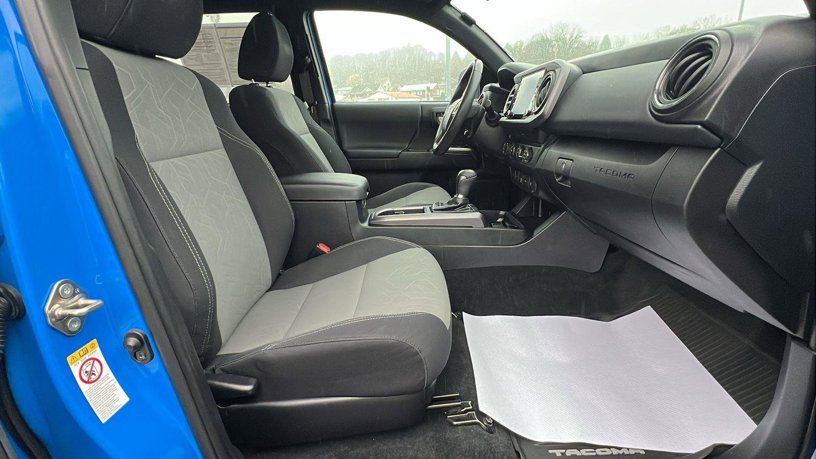 Used 2020 Toyota Tacoma TRD Sport image 13