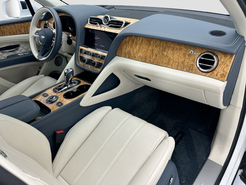 Used 2022 Bentley Bentayga image 16