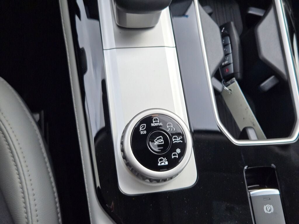 New 2026 Mitsubishi Outlander SEL AWD/4WD image 28