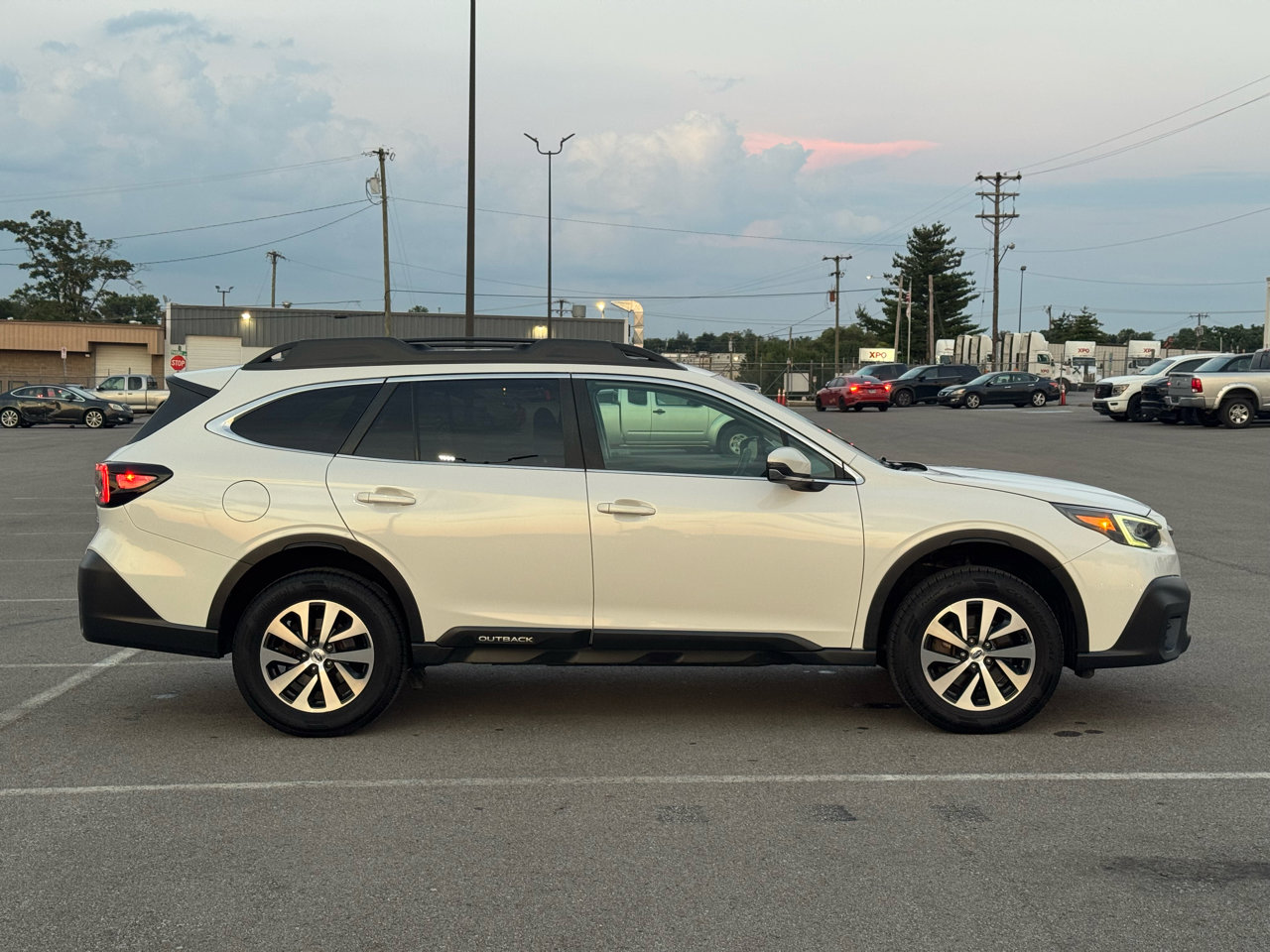 Used 2022 Subaru Outback Premium image 8