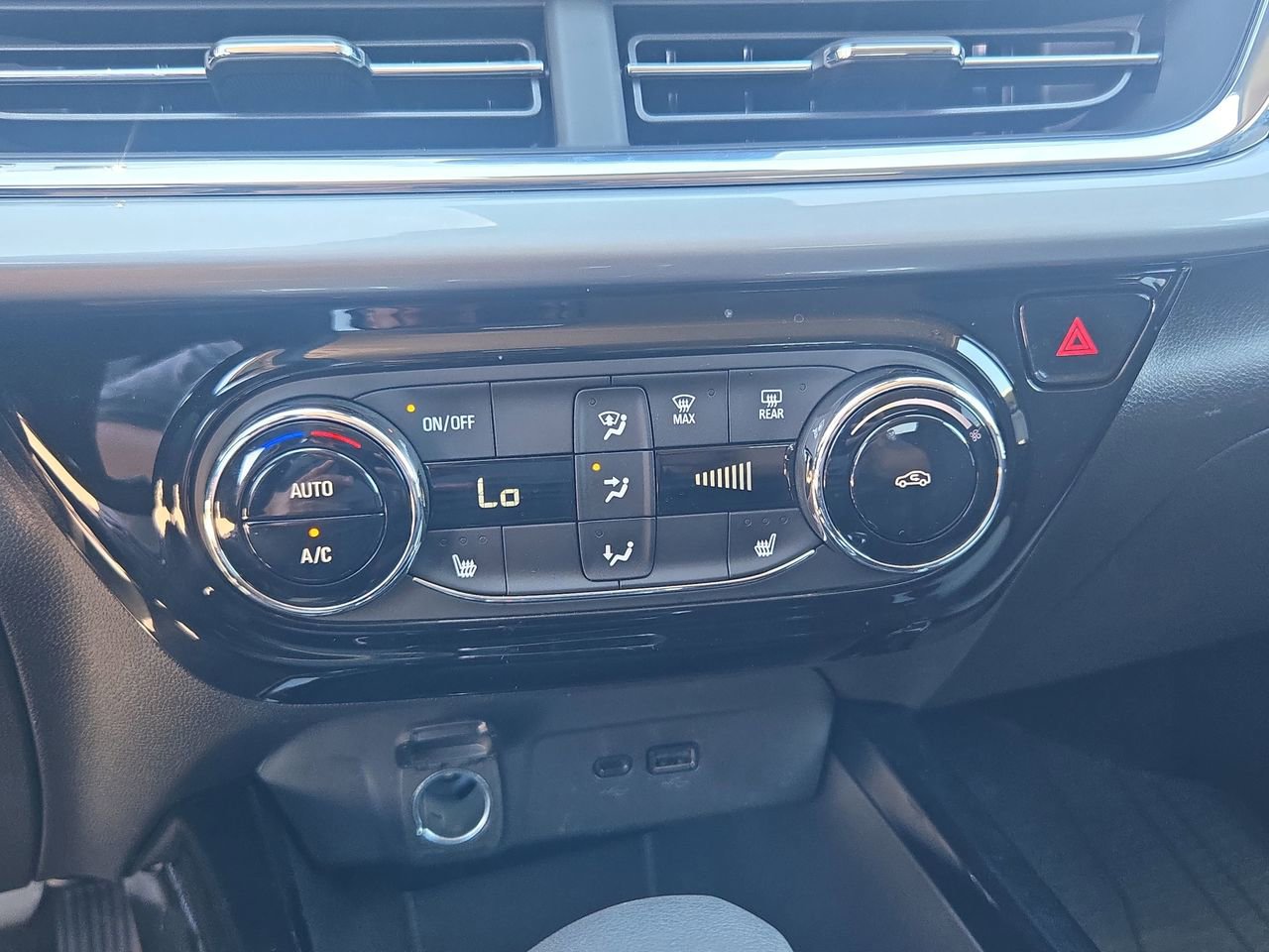 Used 2026 Chevrolet Trax LT w/ Driver Confidence Package image 20