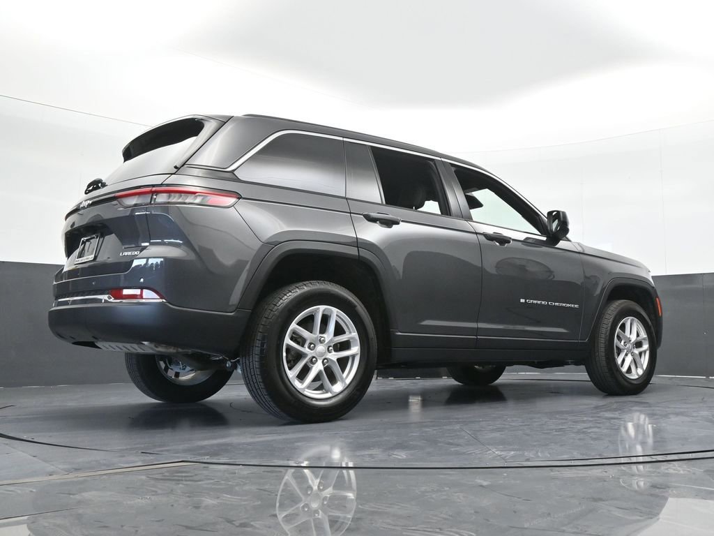 Used 2025 Jeep Grand Cherokee Laredo X RWD image 58