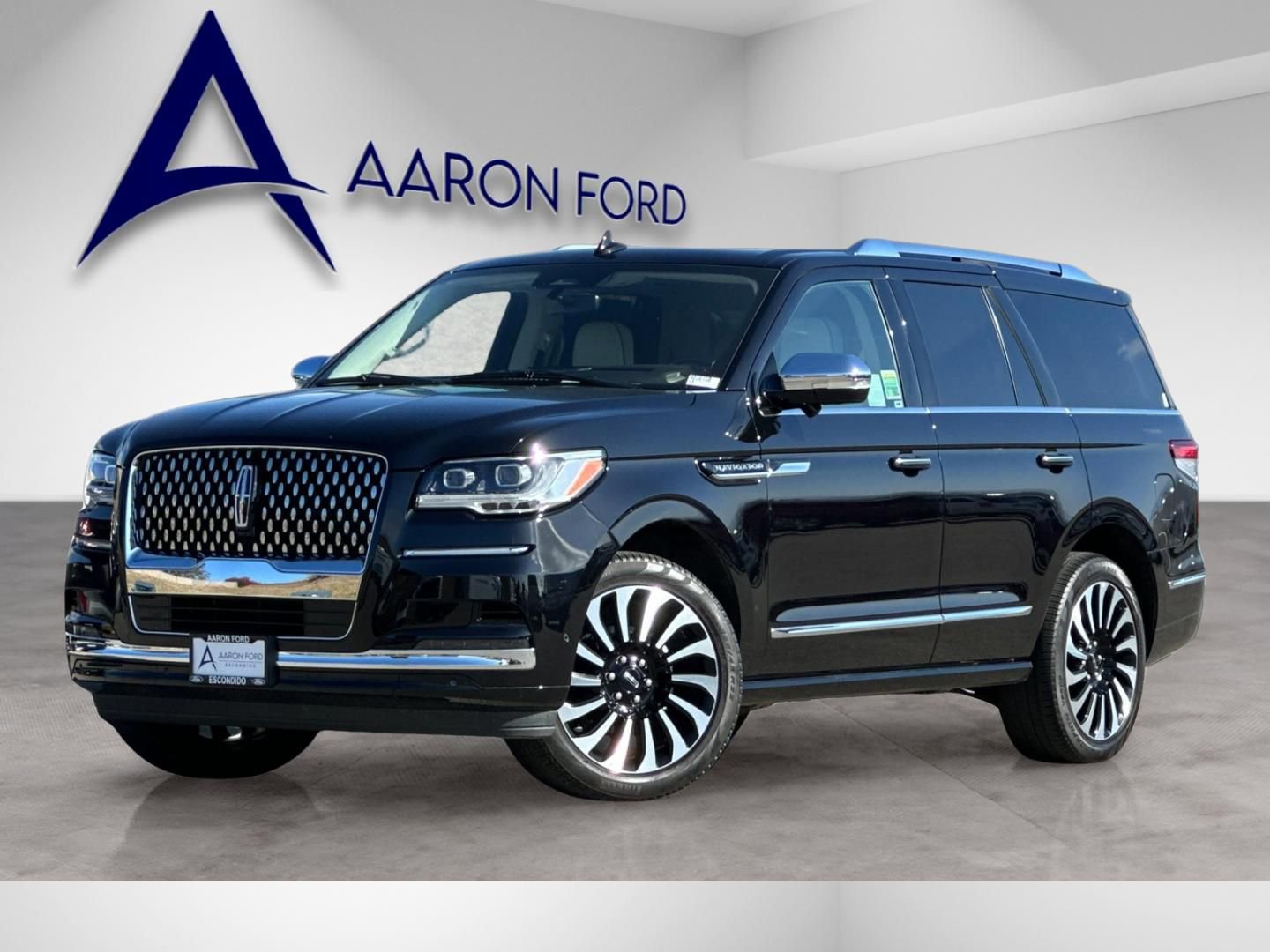 Used 2023 Lincoln Navigator Black Label AWD/4WD image 2