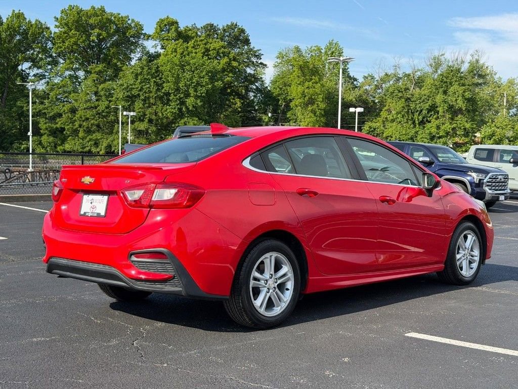 Used 2017 Chevrolet Cruze LT w/ Sun And Sound Package FWD image 3