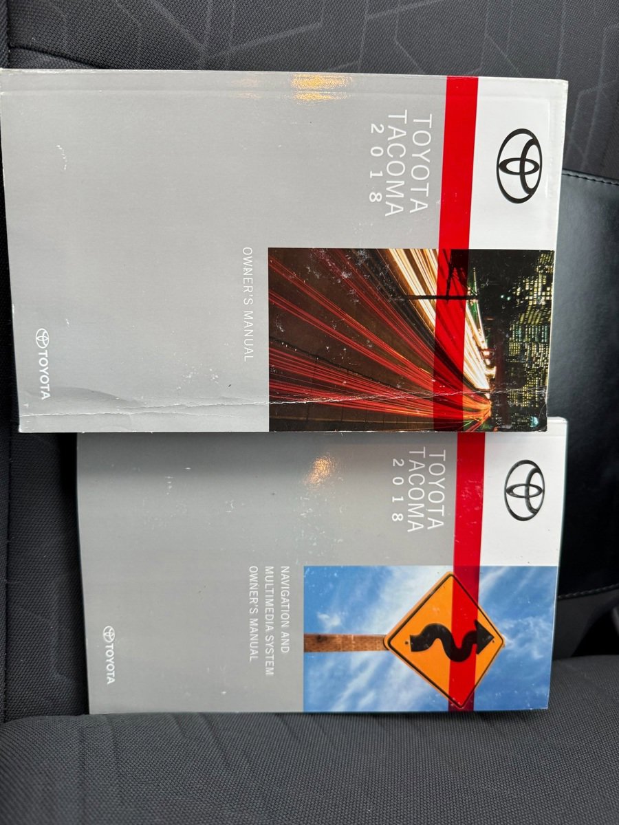 Used 2018 Toyota Tacoma TRD Off-Road image 16