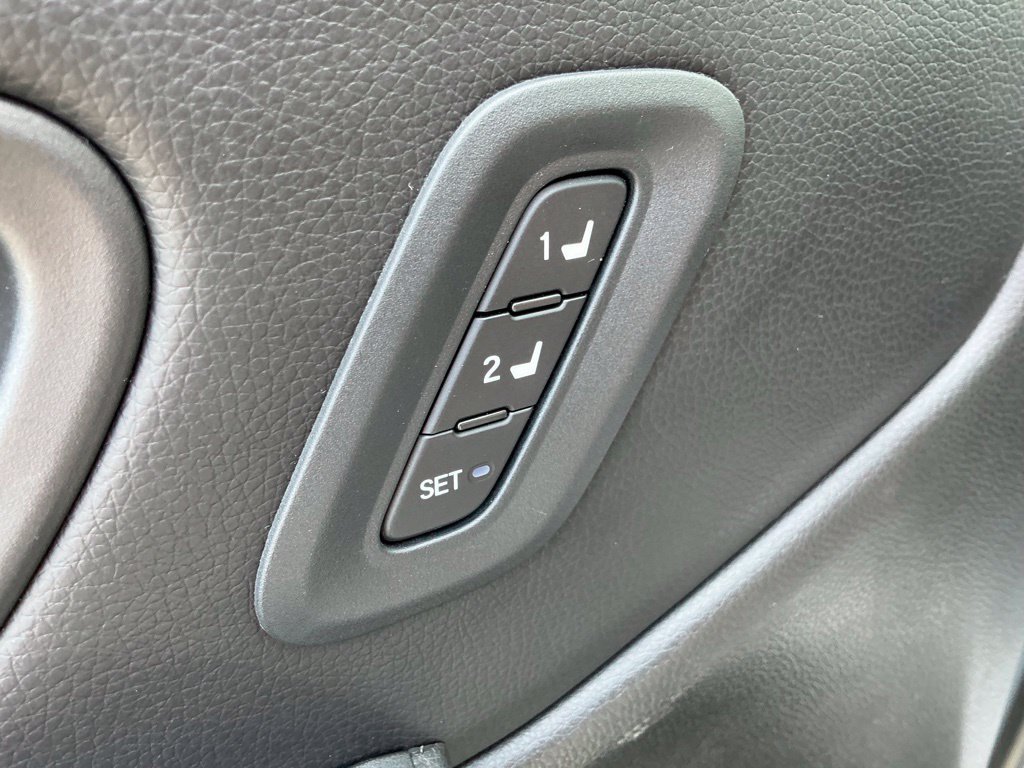 Certified 2025 Honda Pilot Black Edition image 27