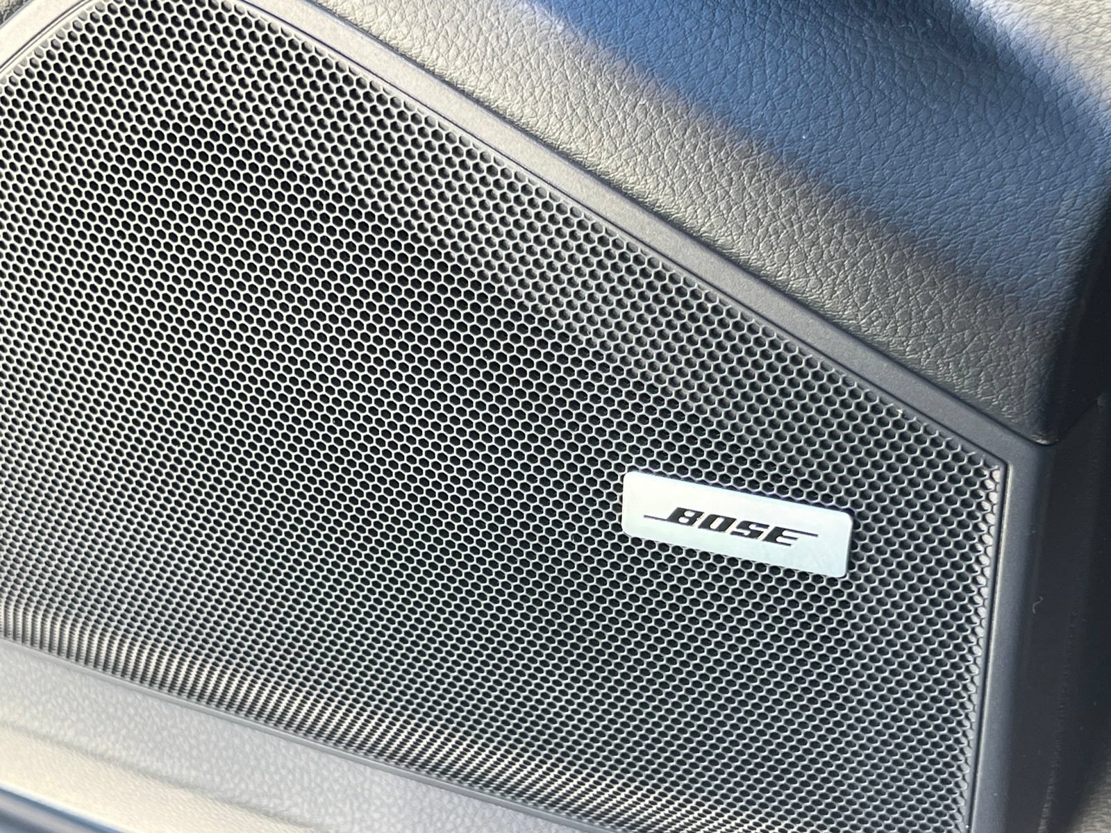 Certified 2025 Porsche Cayenne E-Hybrid AWD/4WD image 33