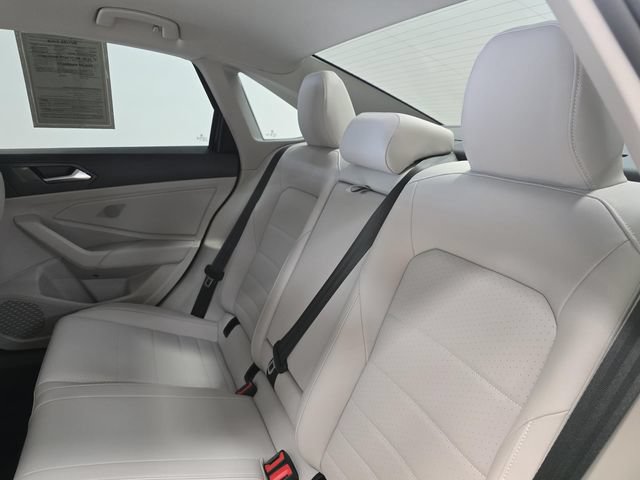 Used 2024 Volkswagen Jetta SE FWD image 14