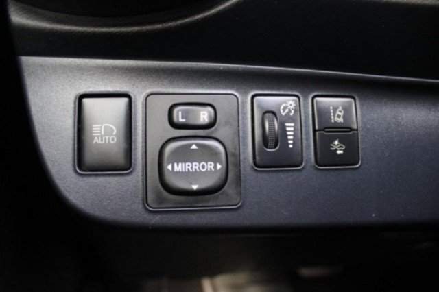 Used 2018 Toyota Prius C One image 39