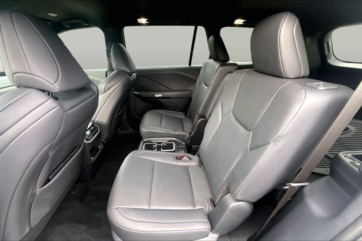 Used 2026 Lexus TX 500h AWD w/ Technology Package image 18